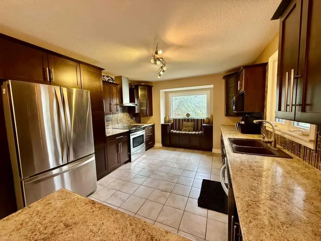 147 Seabolt Crescent Hinton AB T7V 1K4
