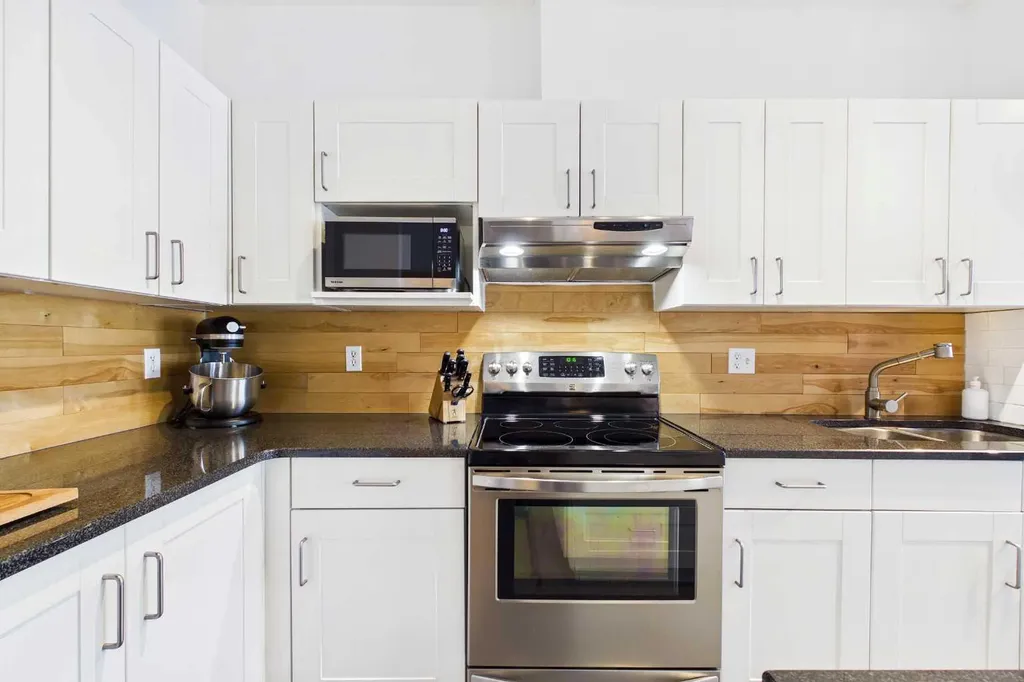144 Simcoe Place SW Calgary AB T3H4T7