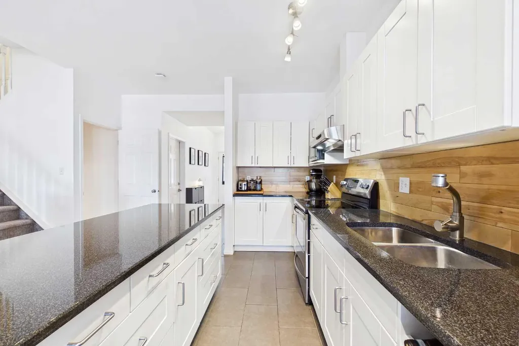 144 Simcoe Place SW Calgary AB T3H4T7