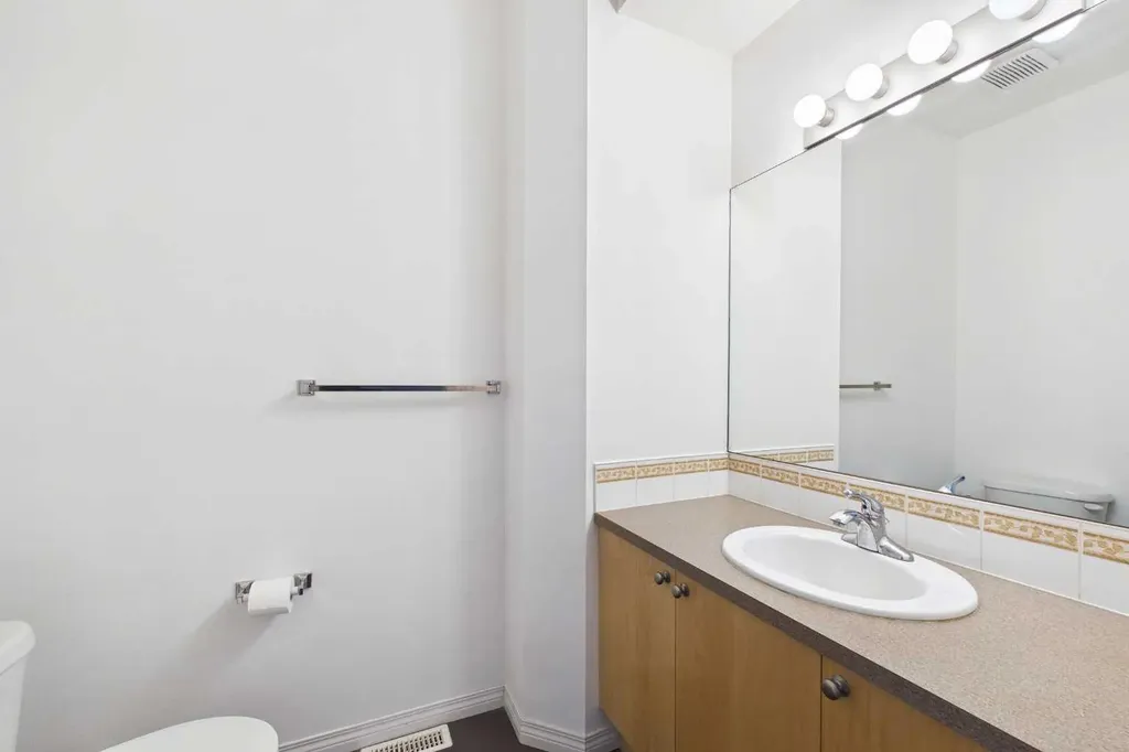 144 Simcoe Place SW Calgary AB T3H4T7