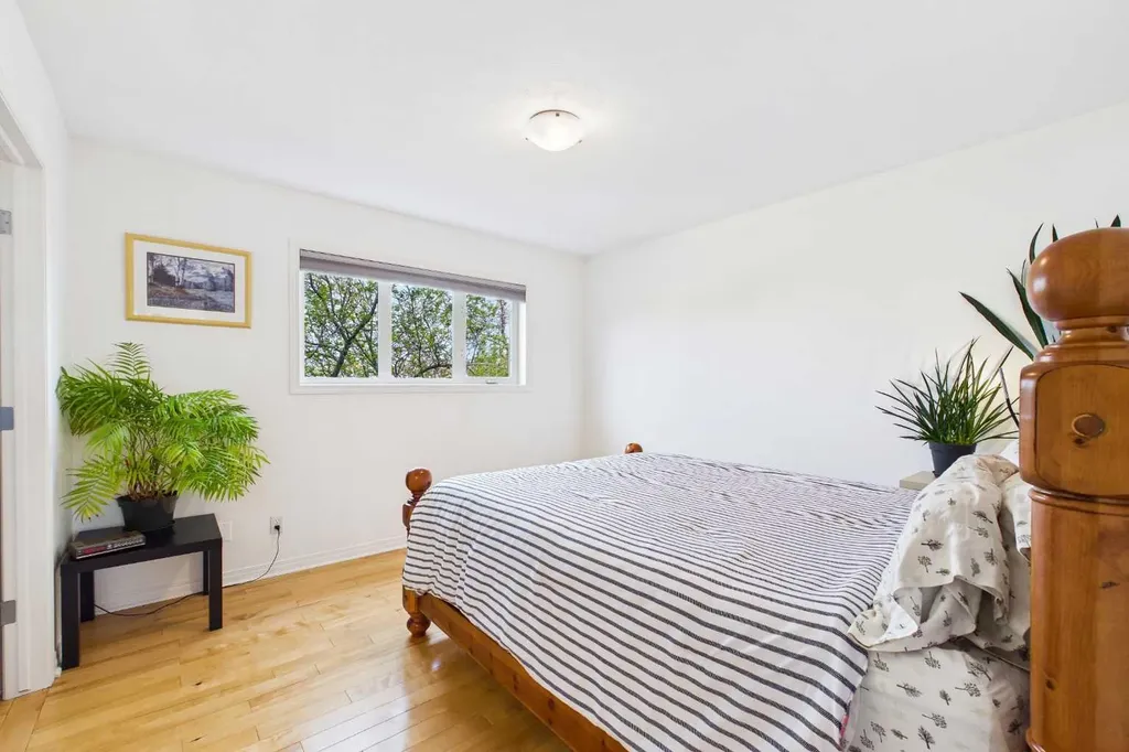 144 Simcoe Place SW Calgary AB T3H4T7
