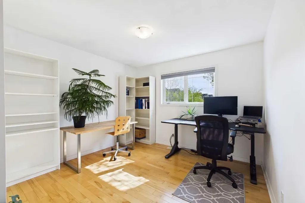 144 Simcoe Place SW Calgary AB T3H4T7