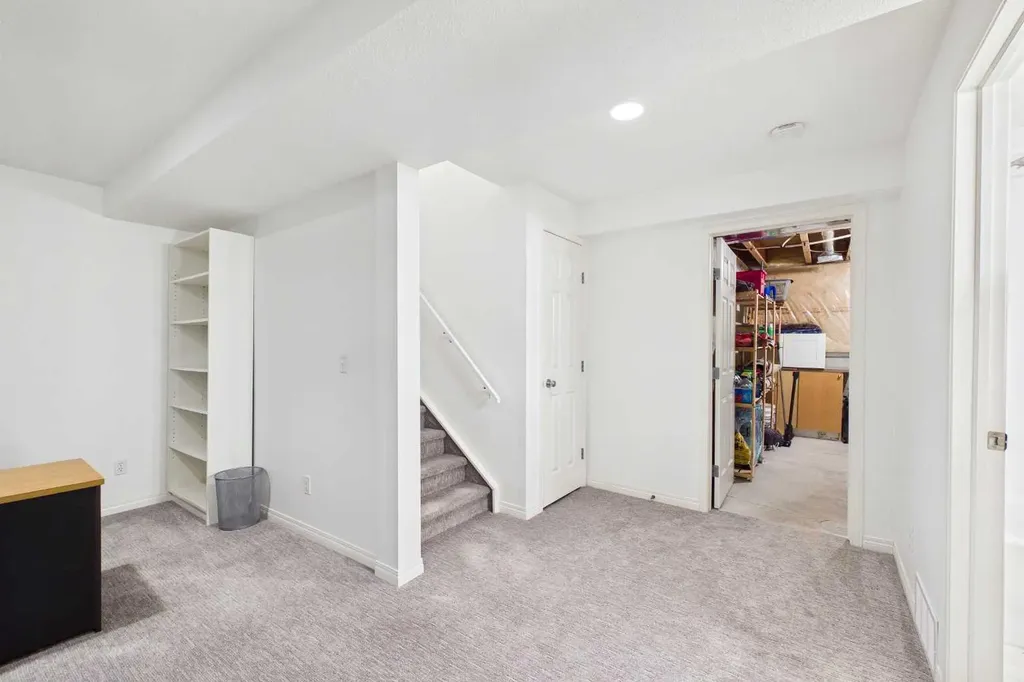 144 Simcoe Place SW Calgary AB T3H4T7