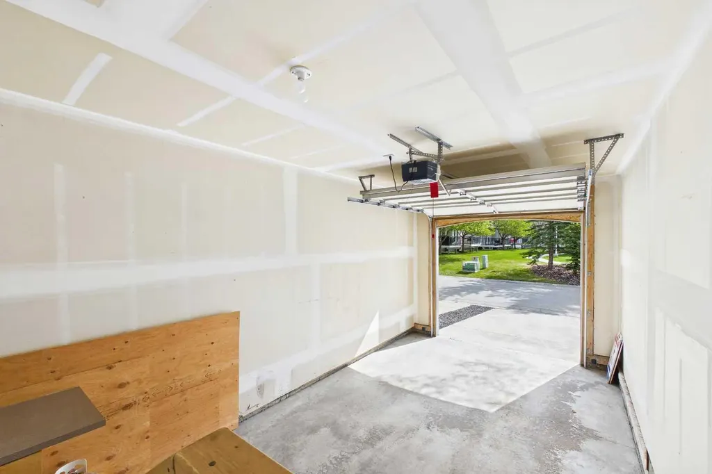 144 Simcoe Place SW Calgary AB T3H4T7