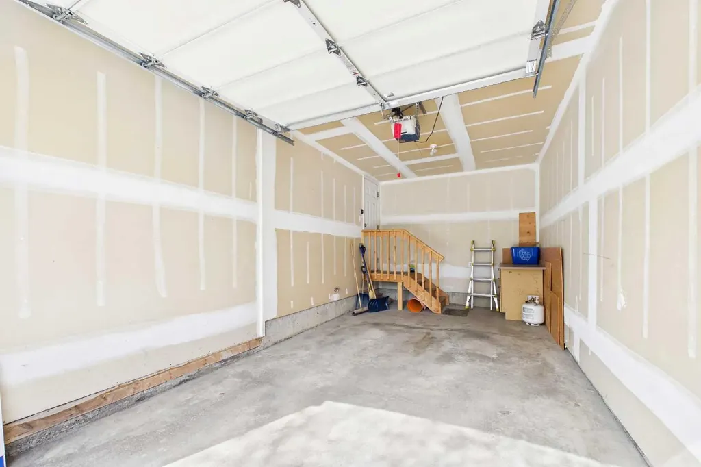 144 Simcoe Place SW Calgary AB T3H4T7