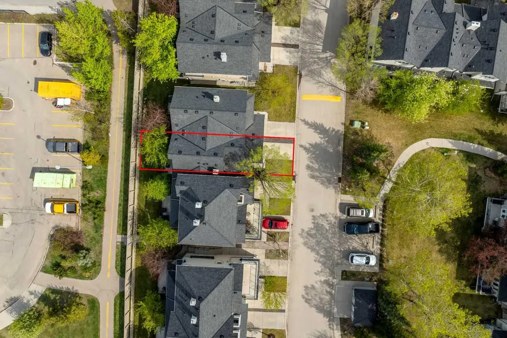 144 Simcoe Place SW Calgary AB T3H4T7