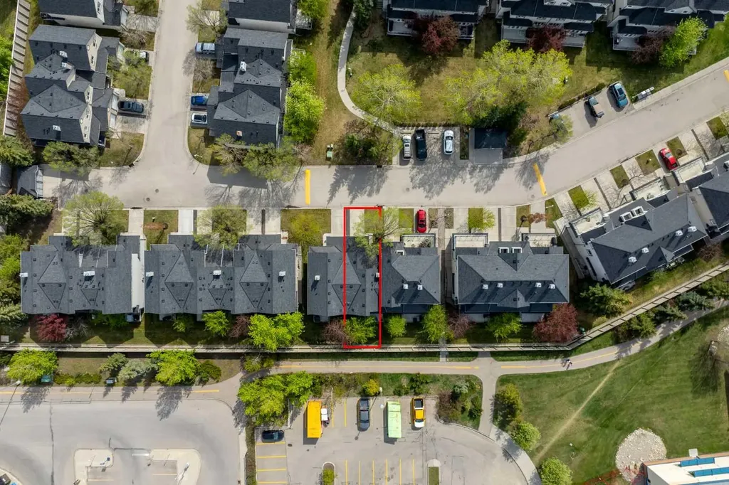 144 Simcoe Place SW Calgary AB T3H4T7