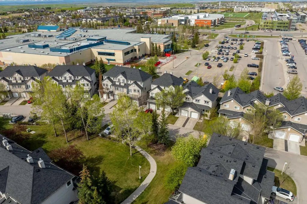 144 Simcoe Place SW Calgary AB T3H4T7