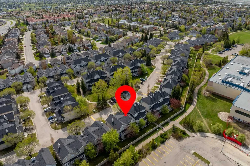144 Simcoe Place SW Calgary AB T3H4T7