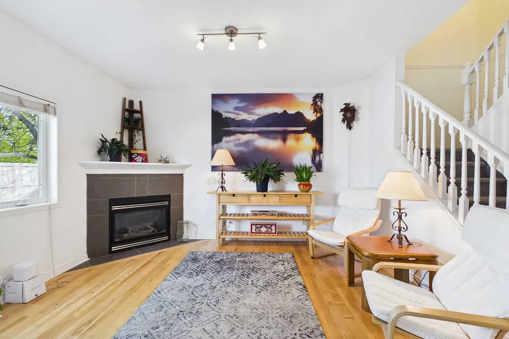 144 Simcoe Place SW Calgary AB T3H4T7