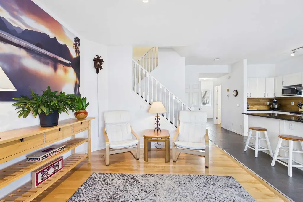 144 Simcoe Place SW Calgary AB T3H4T7