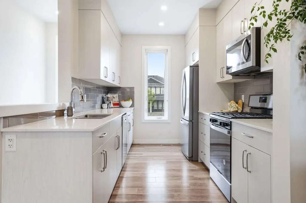 595 Evanston Link NW Calgary AB T3P 1S2