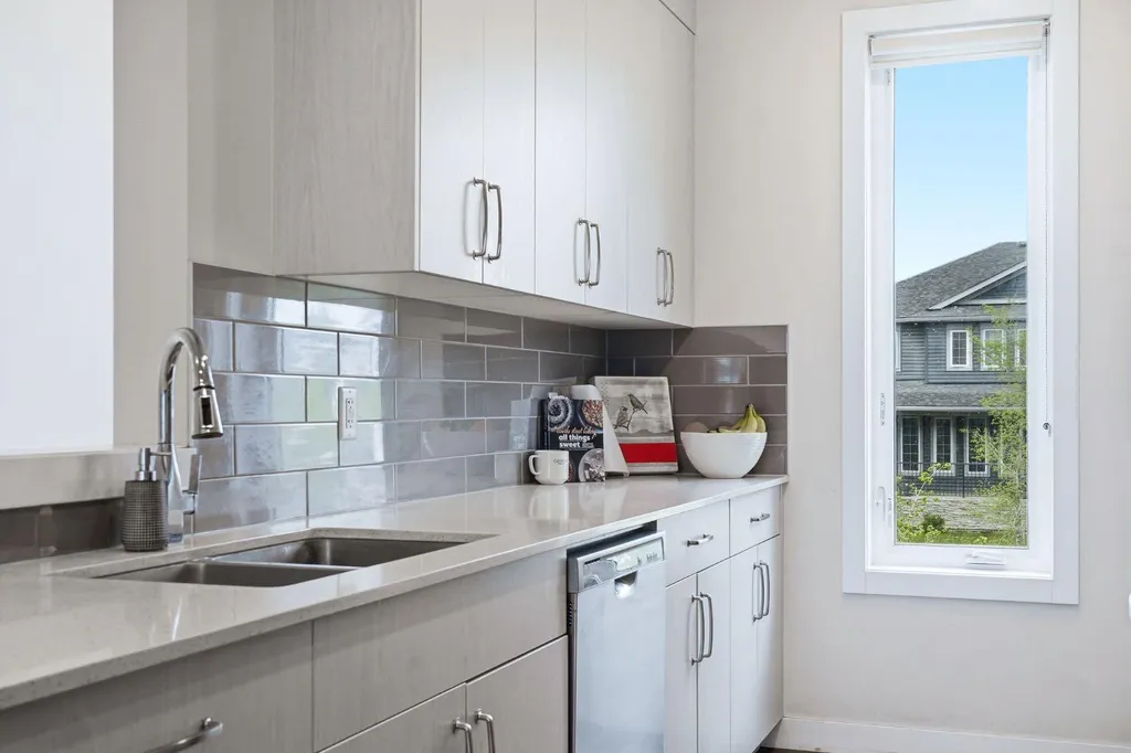 595 Evanston Link NW Calgary AB T3P 1S2