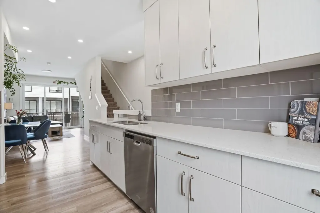 595 Evanston Link NW Calgary AB T3P 1S2