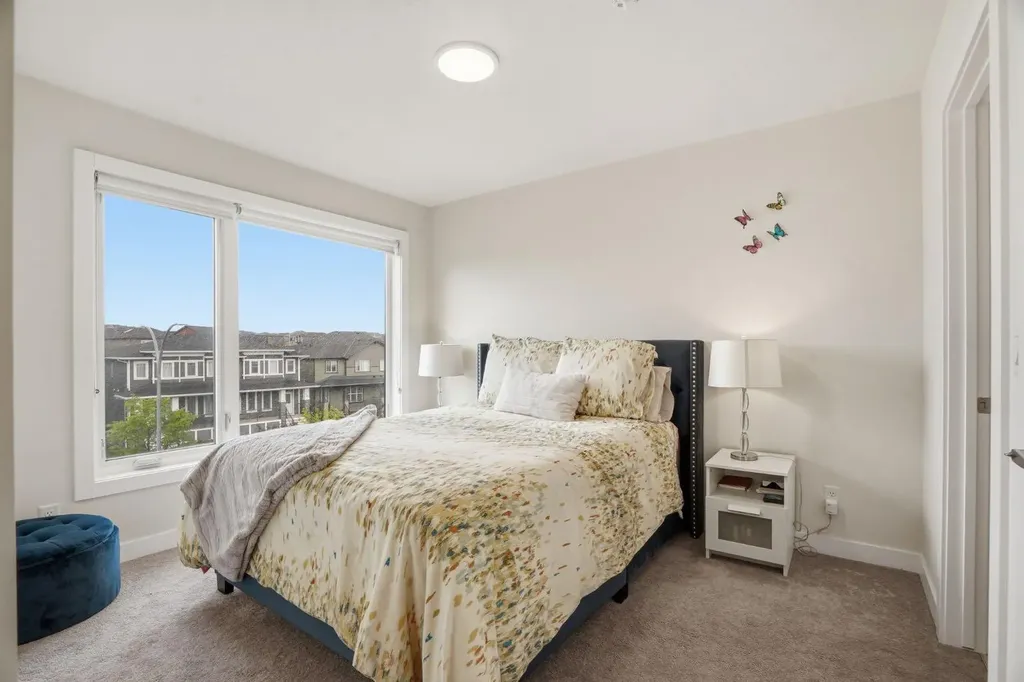 595 Evanston Link NW Calgary AB T3P 1S2