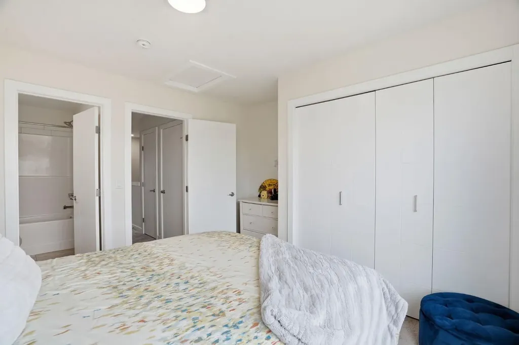 595 Evanston Link NW Calgary AB T3P 1S2