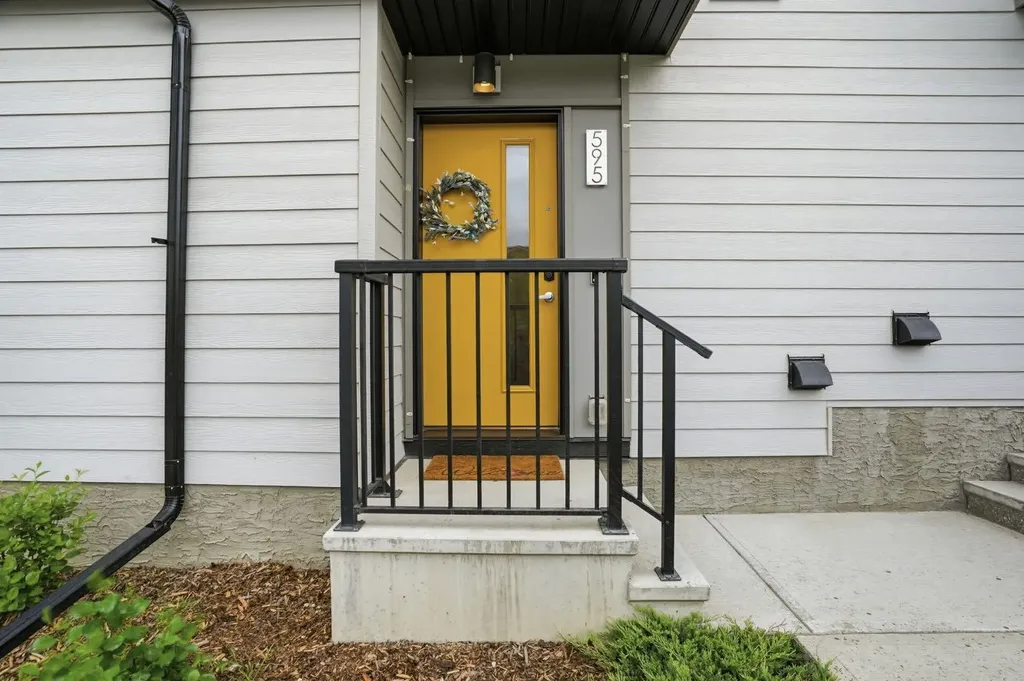 595 Evanston Link NW Calgary AB T3P 1S2