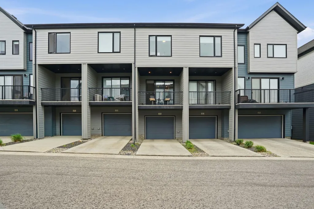595 Evanston Link NW Calgary AB T3P 1S2