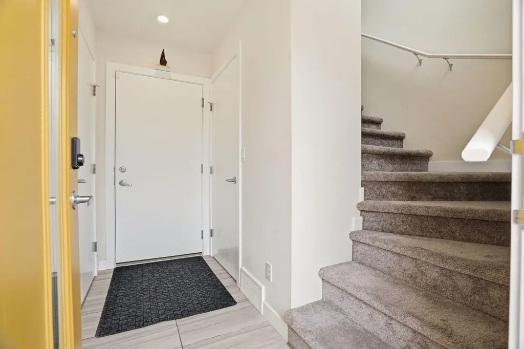 595 Evanston Link NW Calgary AB T3P 1S2