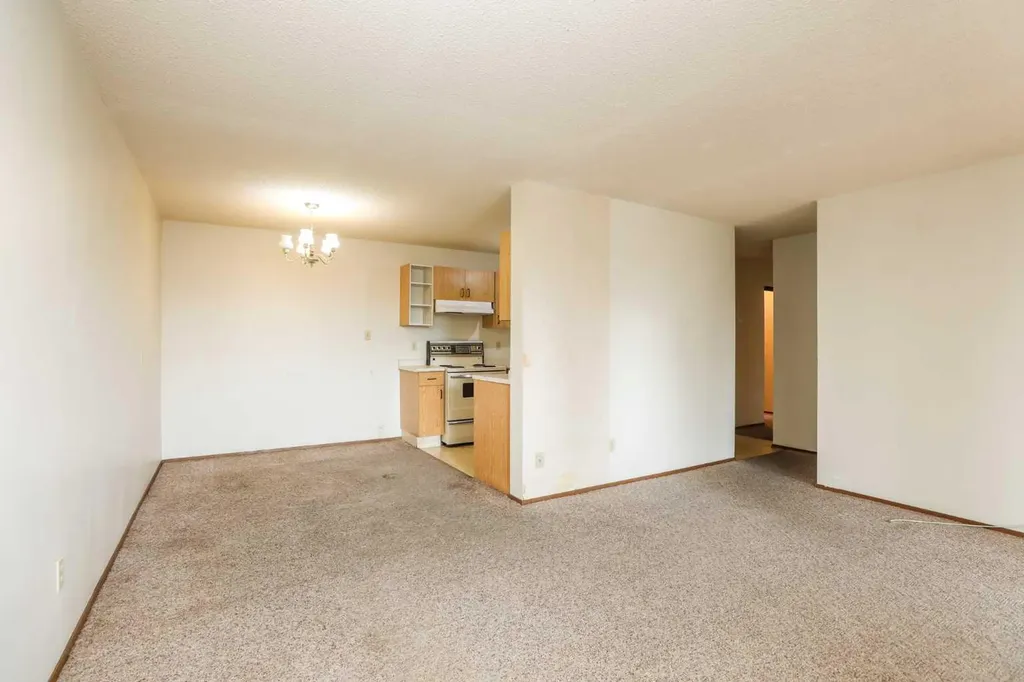85 Foxbend Crescent N Lethbridge AB T1H 5T4