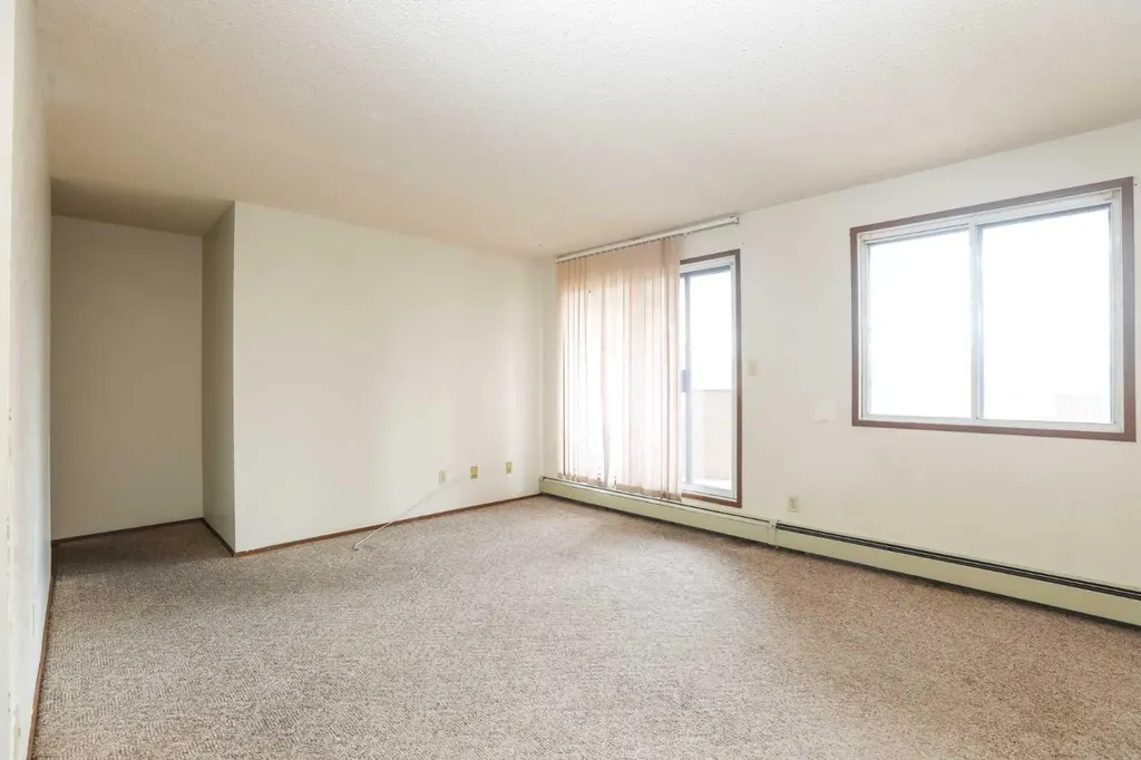 85 Foxbend Crescent N Lethbridge AB T1H 5T4
