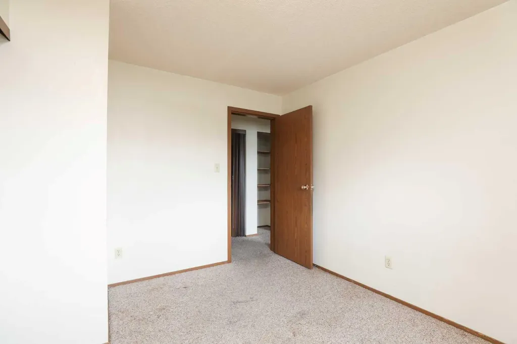 85 Foxbend Crescent N Lethbridge AB T1H 5T4