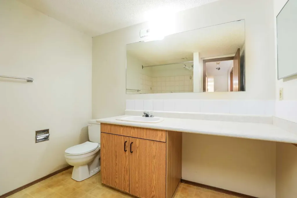 85 Foxbend Crescent N Lethbridge AB T1H 5T4