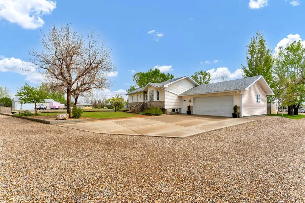 5 - 6219a Highway #3 Rural Cypress County AB T0J 2P0
