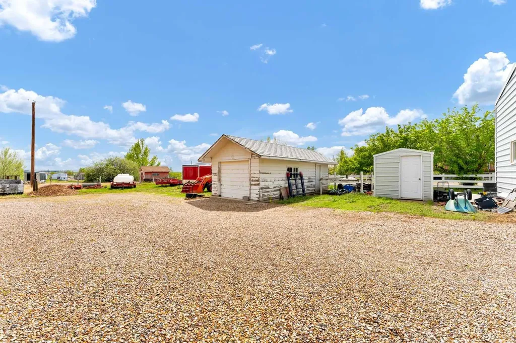 5 - 6219a Highway #3 Rural Cypress County AB T0J 2P0