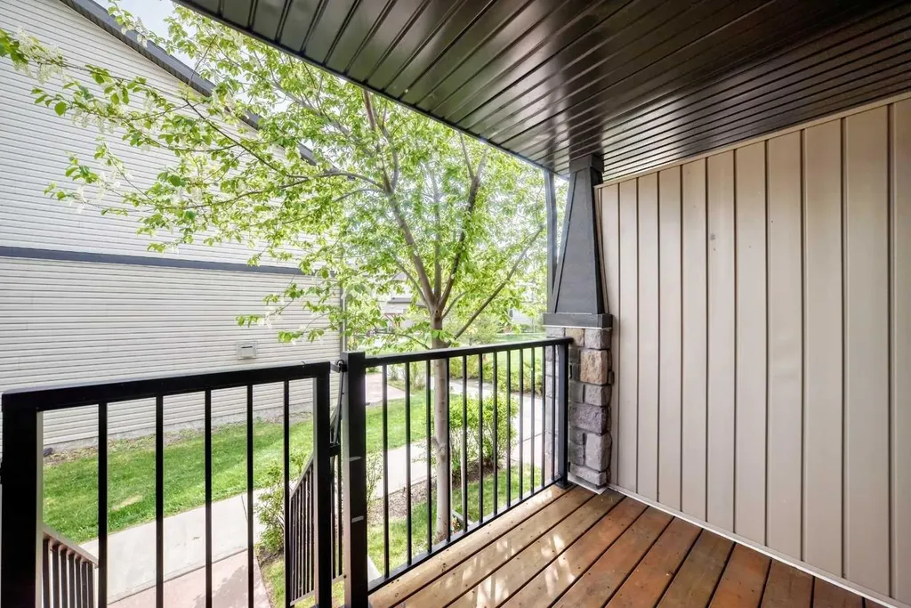 76 Copperpond Landing SE Calgary AB T2Z 1G6