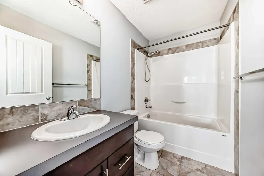 76 Copperpond Landing SE Calgary AB T2Z 1G6