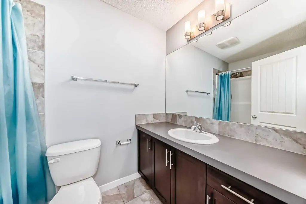 76 Copperpond Landing SE Calgary AB T2Z 1G6