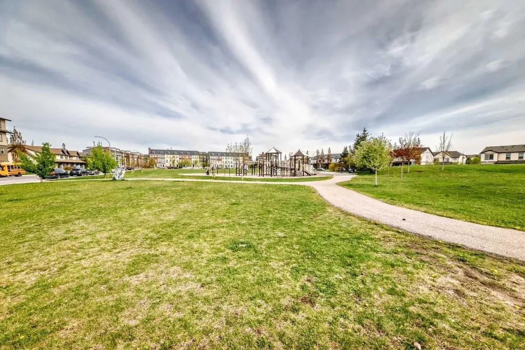 76 Copperpond Landing SE Calgary AB T2Z 1G6