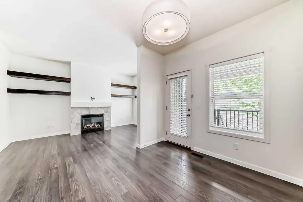 76 Copperpond Landing SE Calgary AB T2Z 1G6