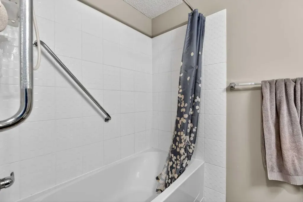 403 Mackenzie Way SW Airdrie AB T4B 3V7