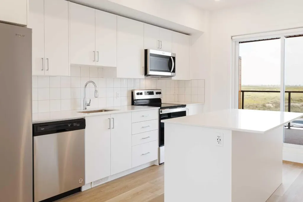 8535 19 Avenue SE Calgary AB T2A 7W8