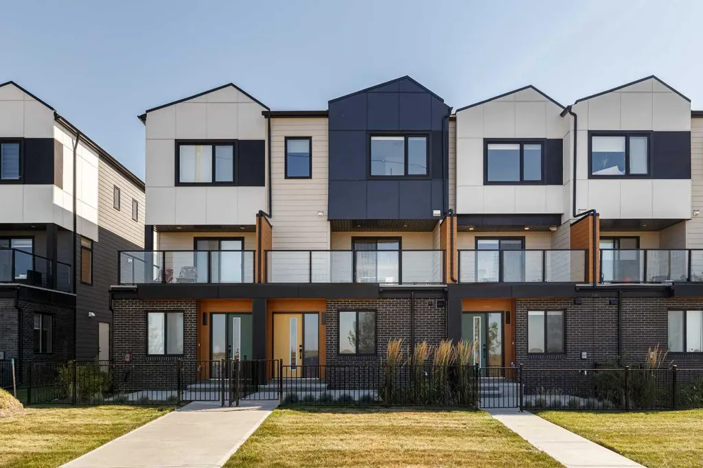 8535 19 Avenue SE Calgary AB T2A 7W8