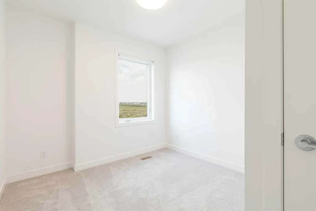 8535 19 Avenue SE Calgary AB T2A 7W8