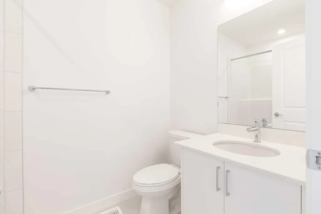 8535 19 Avenue SE Calgary AB T2A 7W8