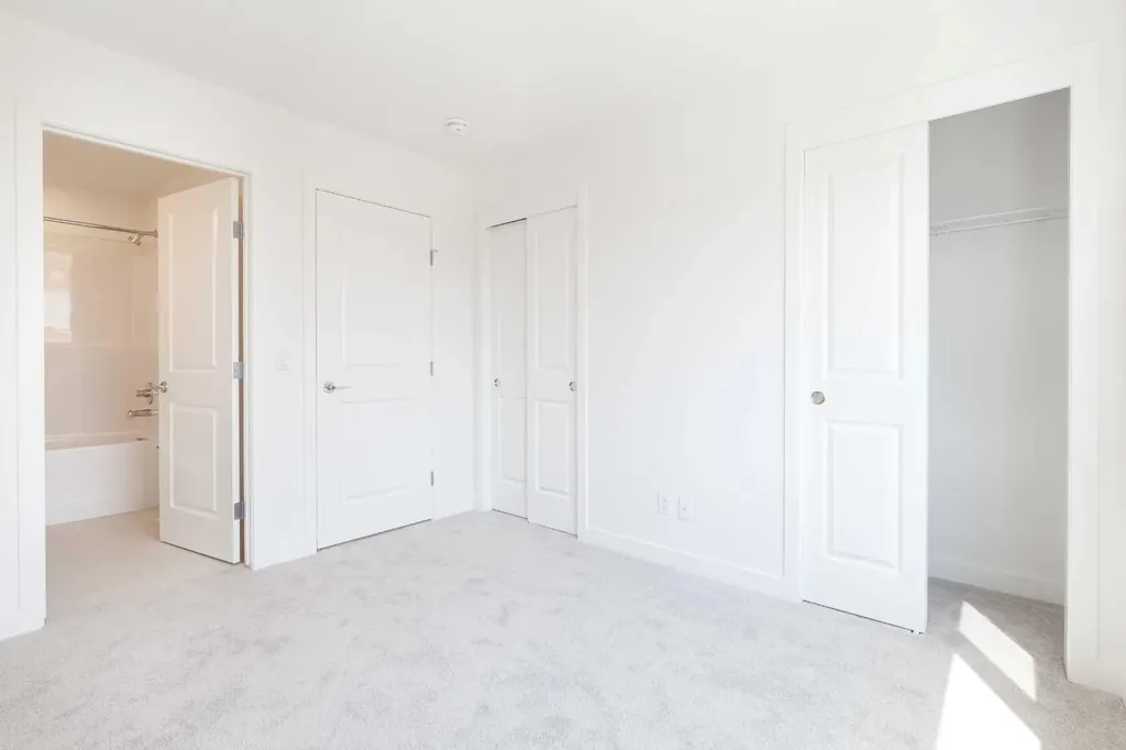 8535 19 Avenue SE Calgary AB T2A 7W8
