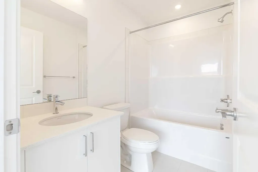 8535 19 Avenue SE Calgary AB T2A 7W8