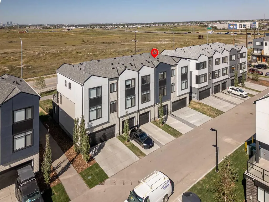 8535 19 Avenue SE Calgary AB T2A 7W8