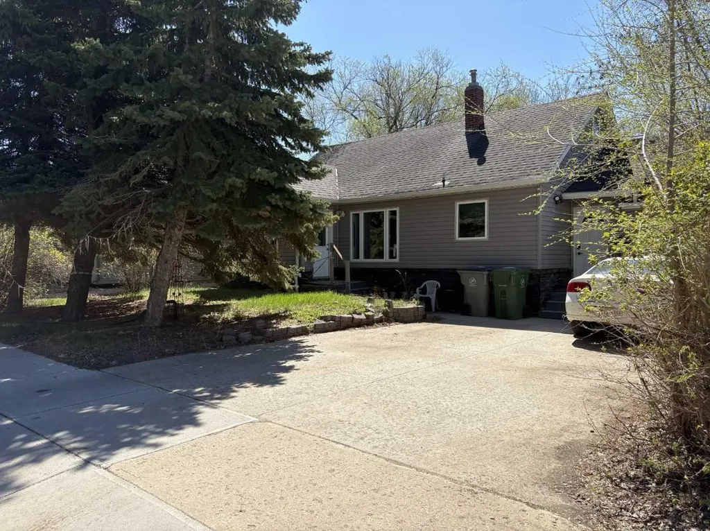 5223 50 Street Lloydminster AB T9V 0M4