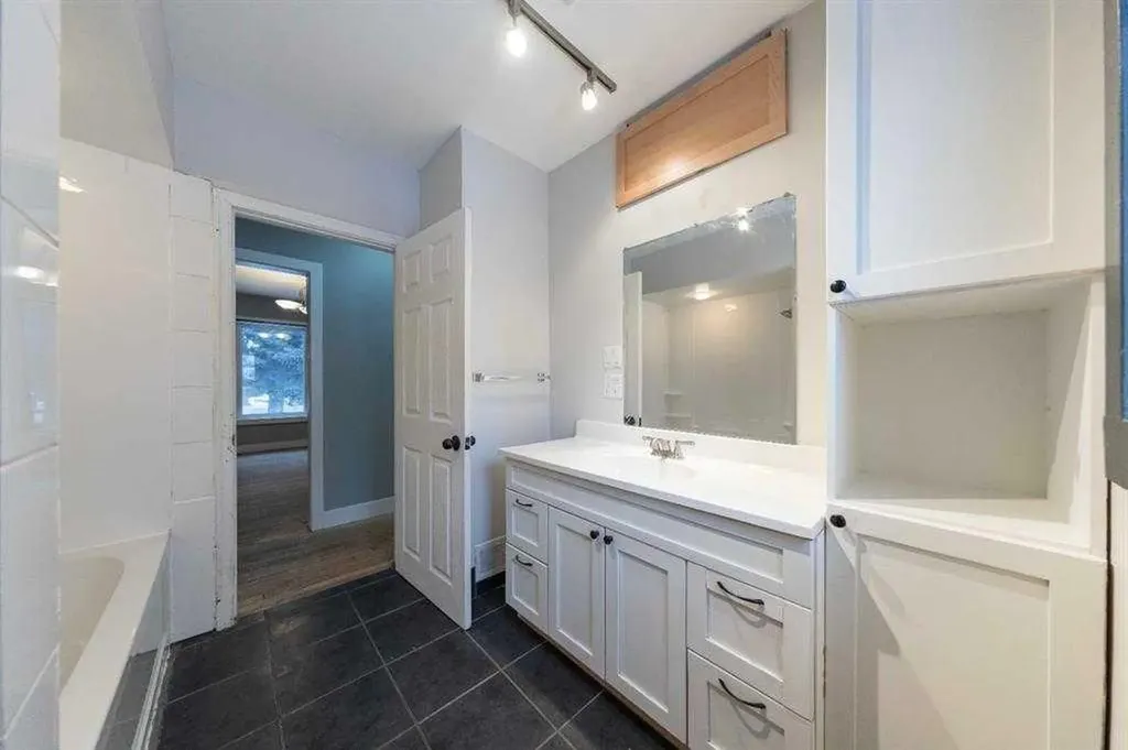 5223 50 Street Lloydminster AB T9V 0M4