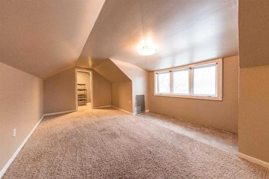 5223 50 Street Lloydminster AB T9V 0M4