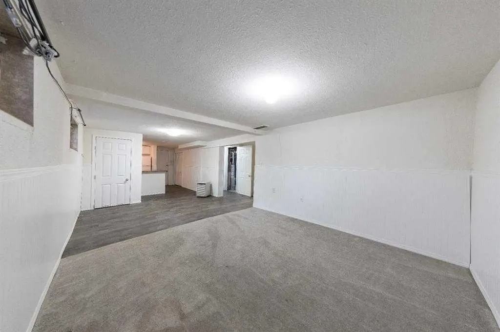 5223 50 Street Lloydminster AB T9V 0M4