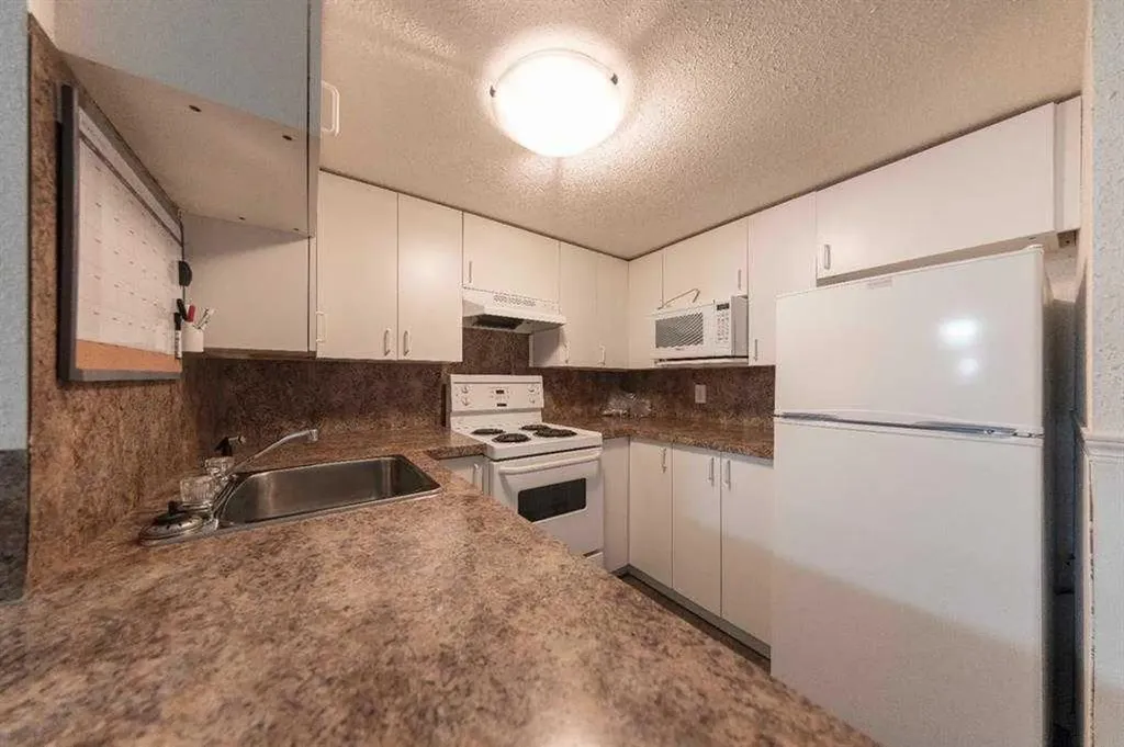 5223 50 Street Lloydminster AB T9V 0M4