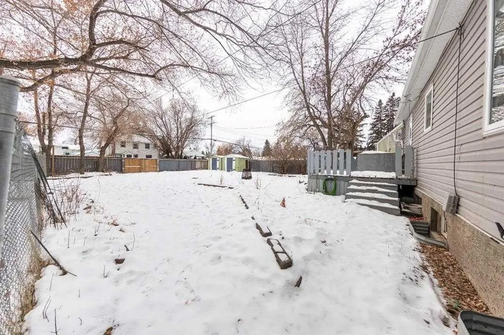 5223 50 Street Lloydminster AB T9V 0M4