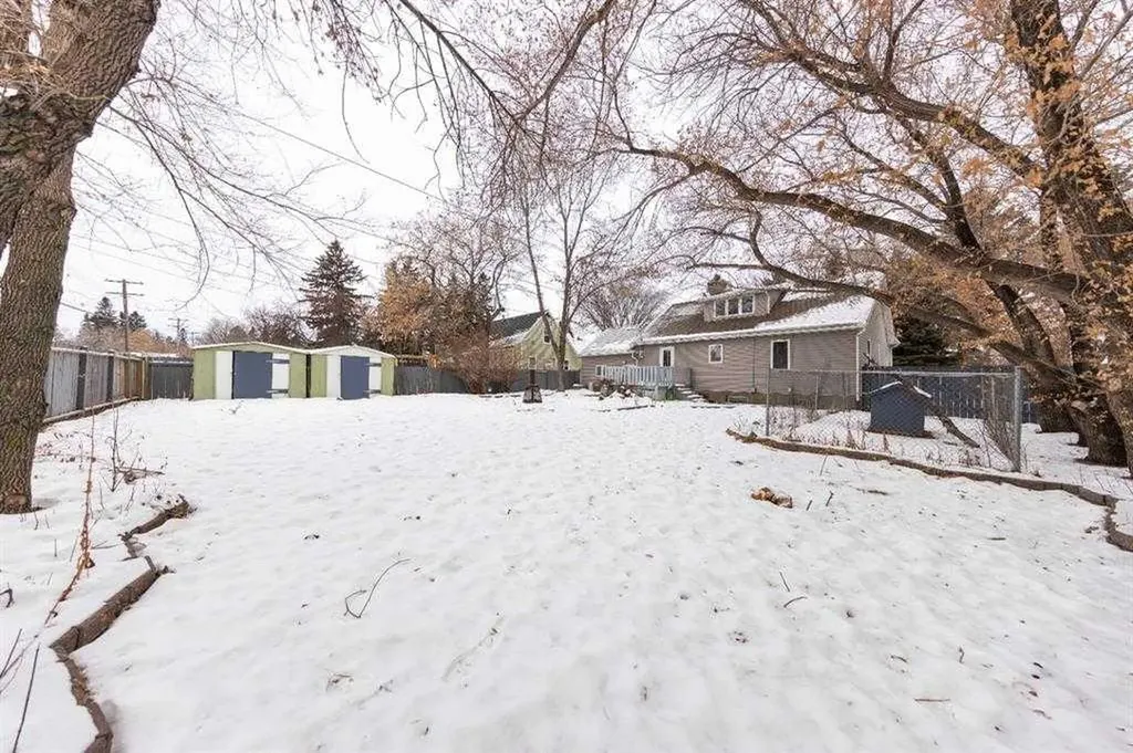 5223 50 Street Lloydminster AB T9V 0M4