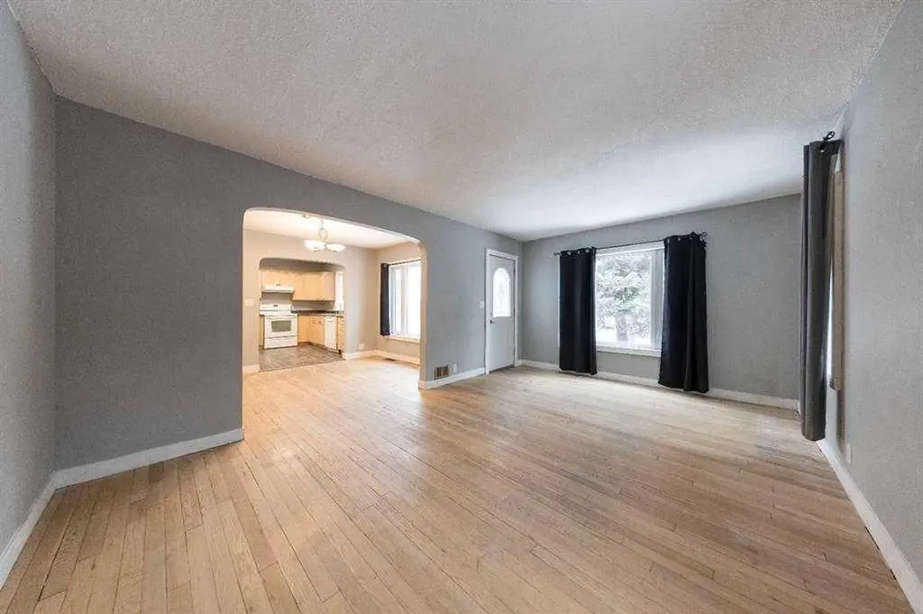 5223 50 Street Lloydminster AB T9V 0M4